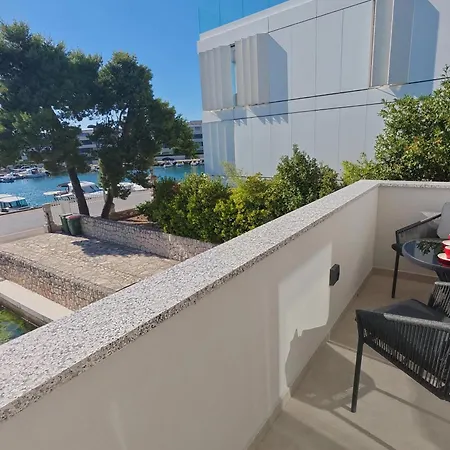 Sunset Aura Seafront In Daire *